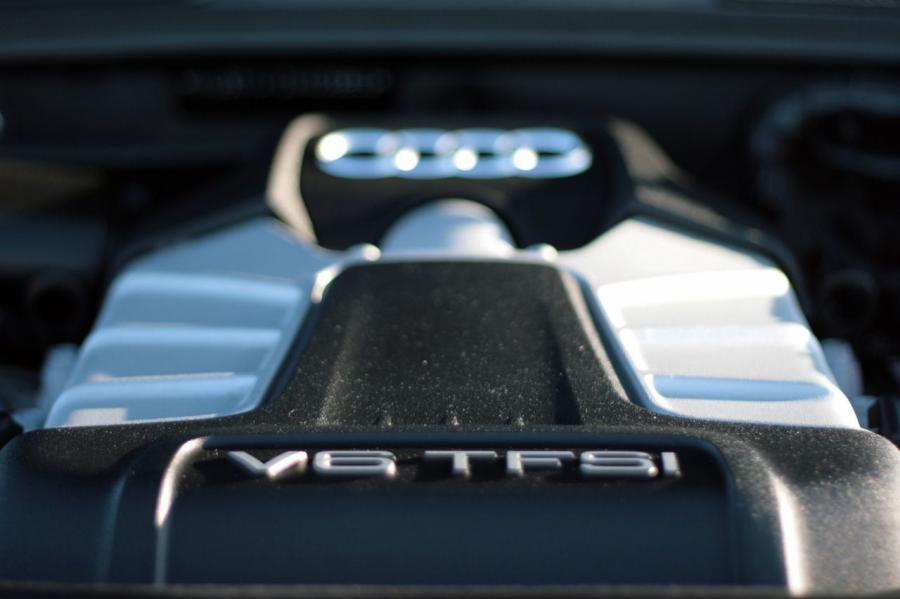Моторный отсек Audi A6 3.0T Quattro Sedan (4F, C6) 2008 года  (NA) (фото 30 из 34)